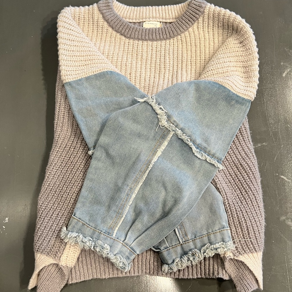Multi-fabric sweater